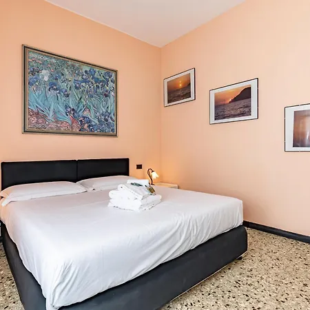 Guesthost - Punta Mesco Apartment La Spezia